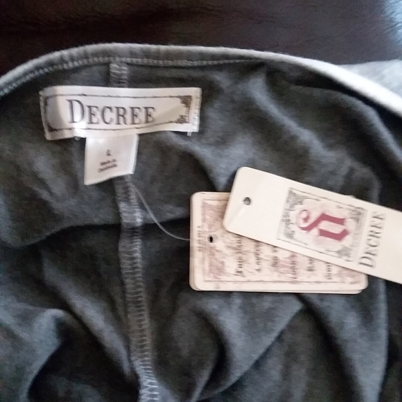 NWT DECREE Top size Large - Picture 4 of 7